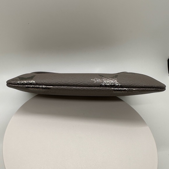 Coach Dark Gray Wristlet with Star Accents NWOT - Picture 4 of 7